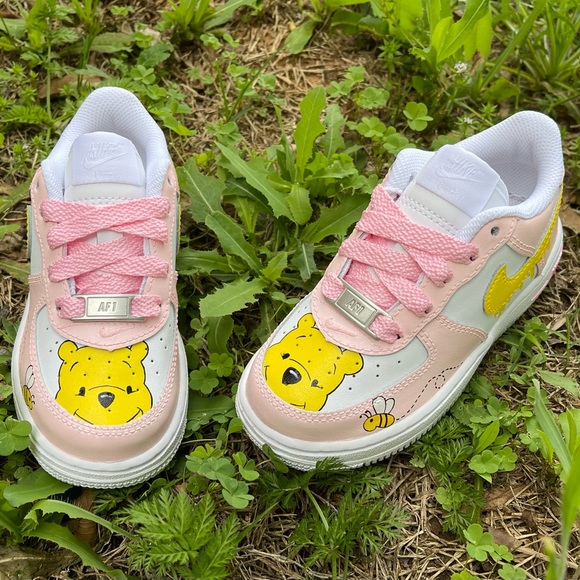 Winnie the Pooh Girl Nike Shoes - Picture 5 of 5